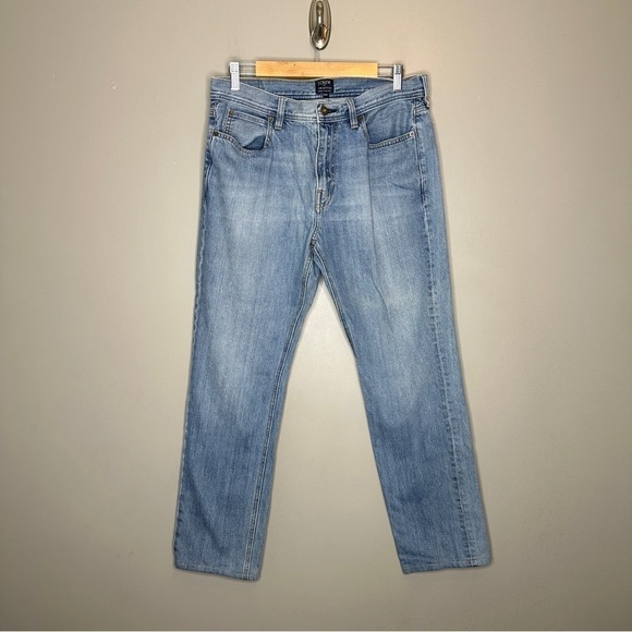J.Crew The Sutton Jeans light wash denim 33x30 - Picture 1 of 7